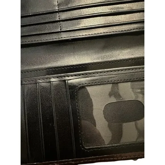 Beijo Shiny Purple Patent Leather Magnetic Fold Wallet Women’s - Picture 6 of 11